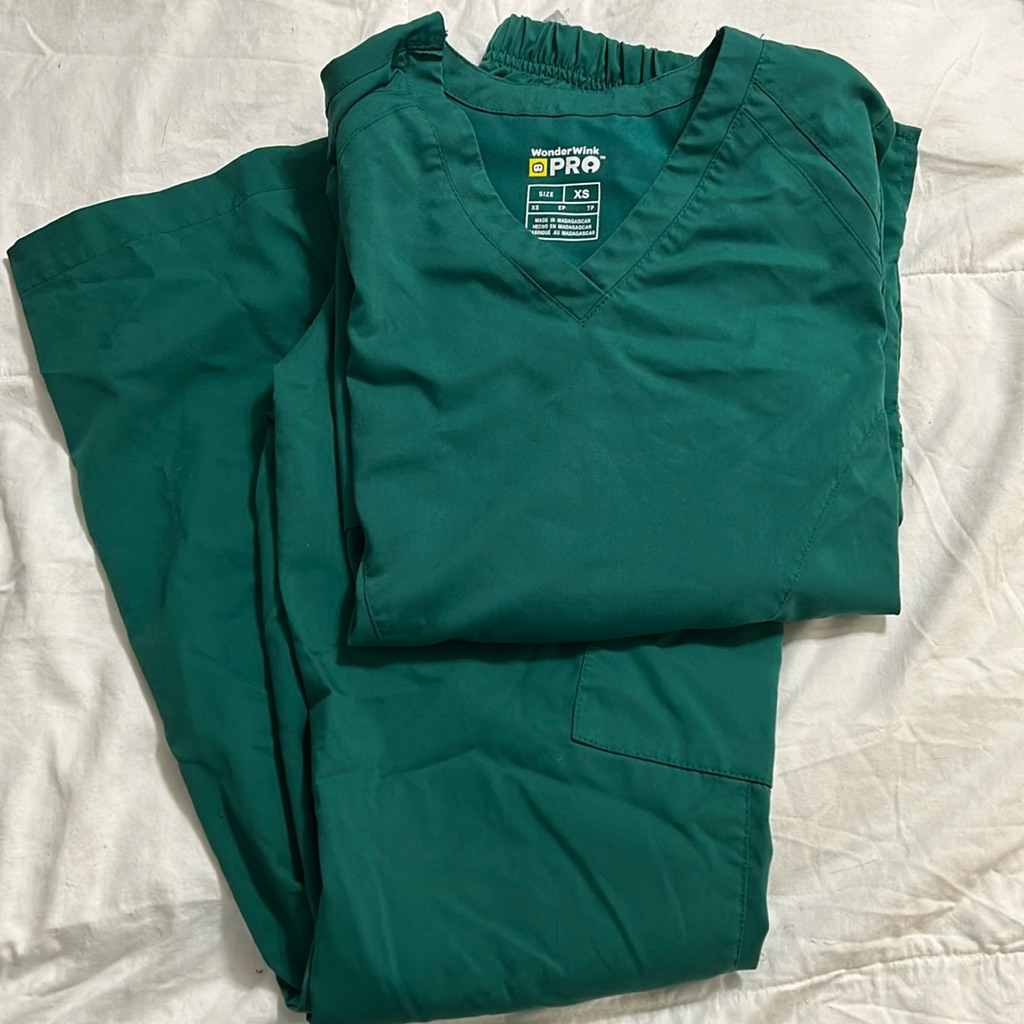 Hunter Green Wonder Wink Pro Scrub Set